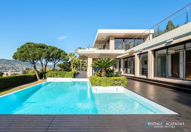 Villa à Cannes - 5 Seasons ****