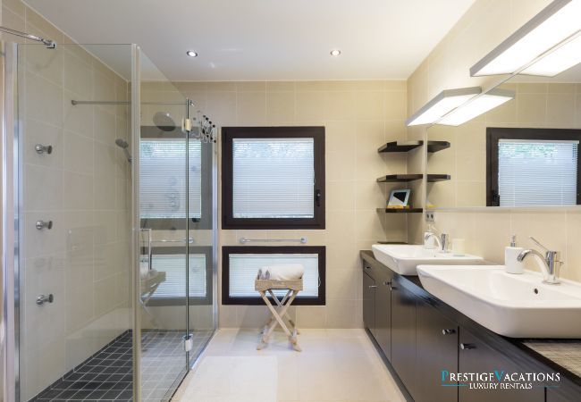 Villa à Cannes - 5 Seasons ****