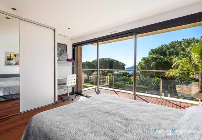 Villa à Cannes - 5 Seasons ****