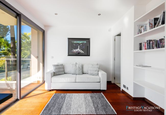 Villa à Cannes - 5 Seasons ****