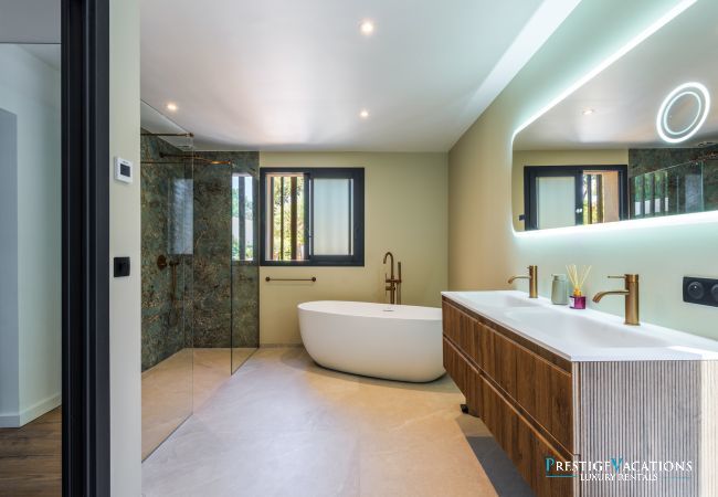 Villa à Roquebrune-sur-Argens - Miramaris *****