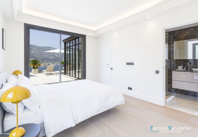 Villa à Saint-Jean-Cap-Ferrat - La Pointe