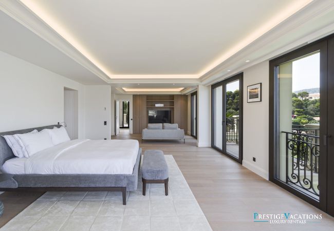 Villa à Saint-Jean-Cap-Ferrat - La Pointe