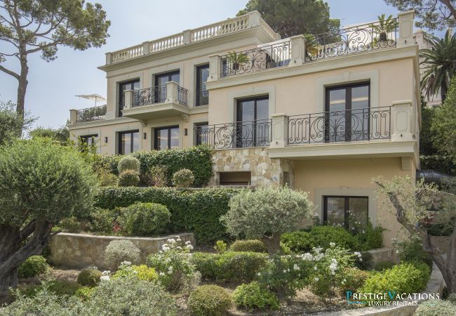 Villa à Saint-Jean-Cap-Ferrat - La Pointe