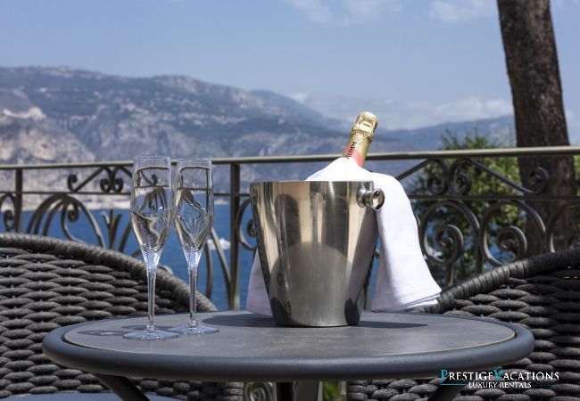 Villa à Saint-Jean-Cap-Ferrat - La Pointe
