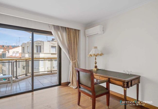 Appartement à Cannes - Prakto