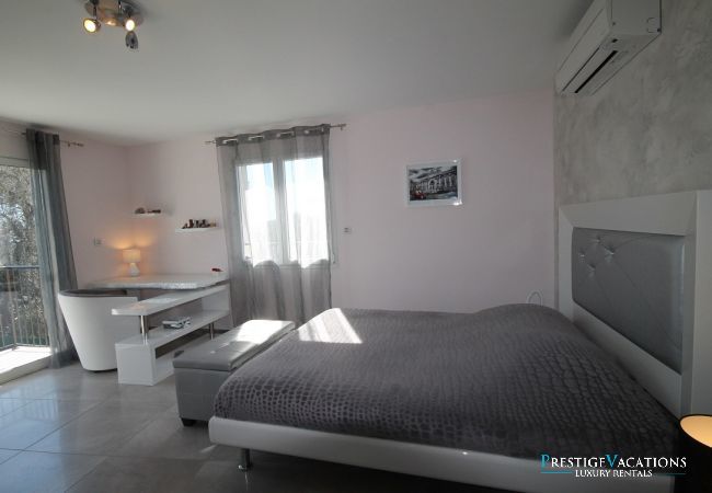 Villa in Villeneuve-Loubet - HSUD0042-Marina