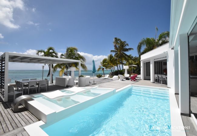 Villa in Saint-François - Water Dream *****