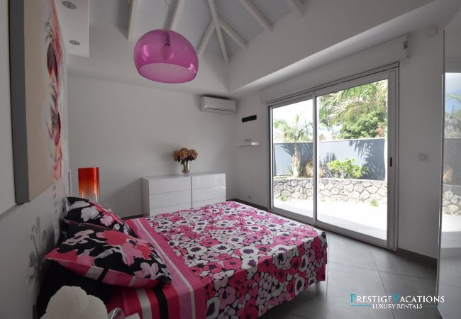 Villa in Saint-François - Water Dream *****