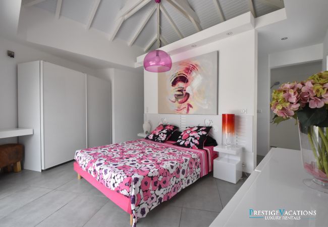 Villa in Saint-François - Water Dream *****