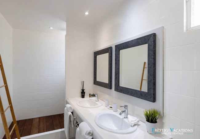 Villa in Terres Basses - Greystone
