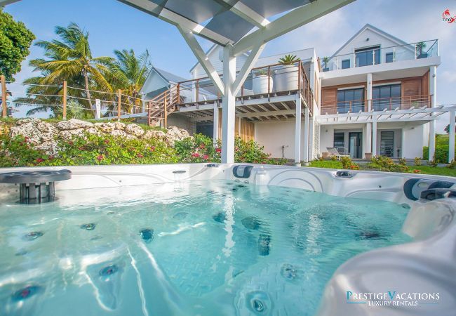 Villa in Sainte-Anne - Thalassa ***
