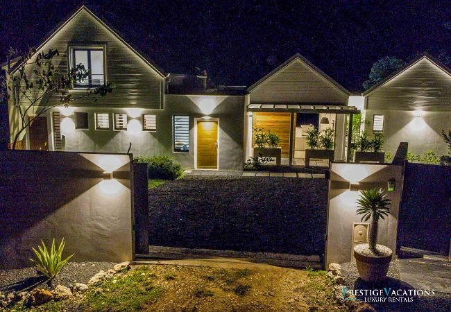 Villa in Sainte-Anne - Thalassa ***