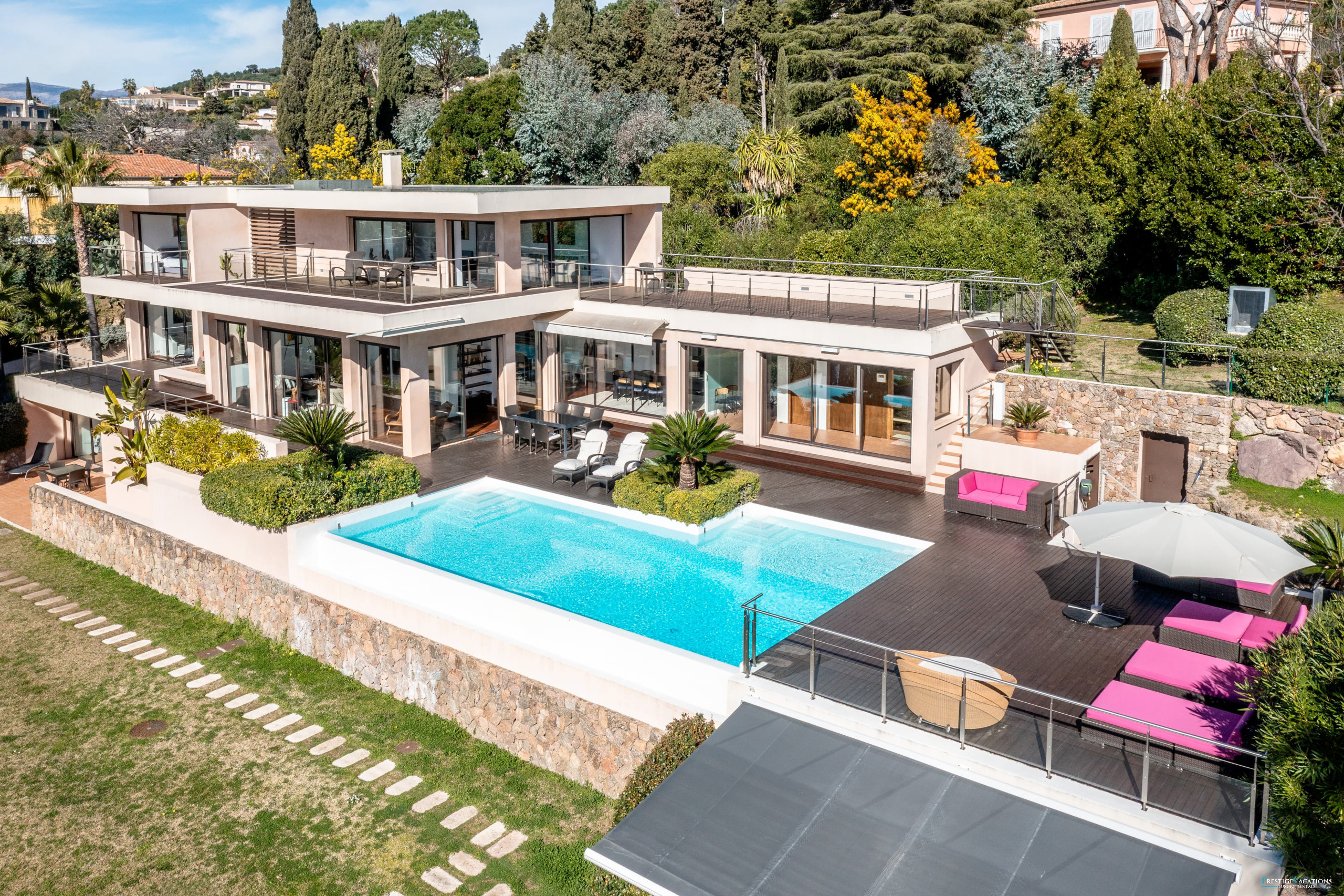 Villa/Dettached house in Cannes - 5 Seasons ****