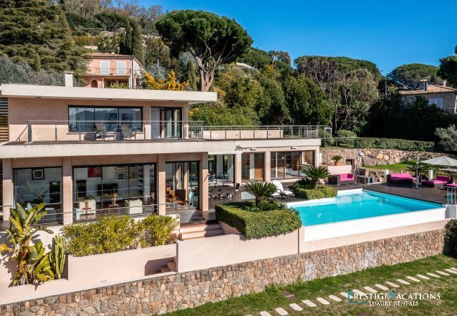 Villa in Cannes - 5 Seasons ****