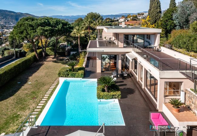 Villa in Cannes - 5 Seasons ****