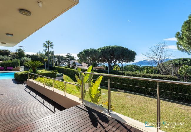 Villa in Cannes - 5 Seasons ****
