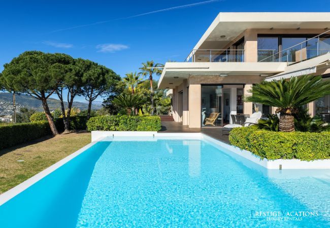 Villa in Cannes - 5 Seasons ****