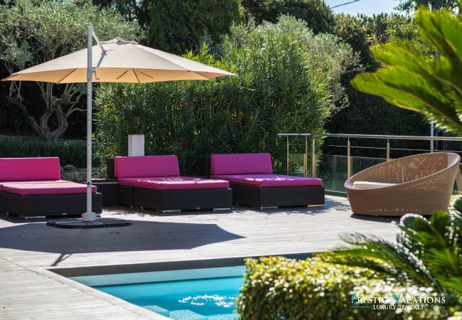 Villa in Cannes - 5 Seasons ****