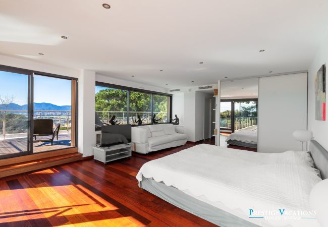 Villa in Cannes - 5 Seasons ****