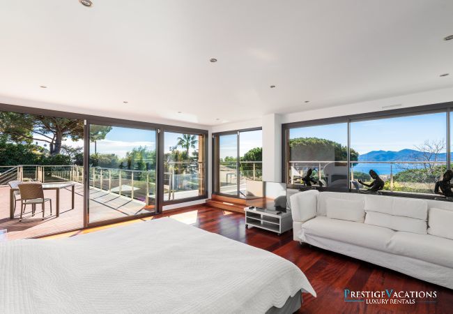 Villa in Cannes - 5 Seasons ****