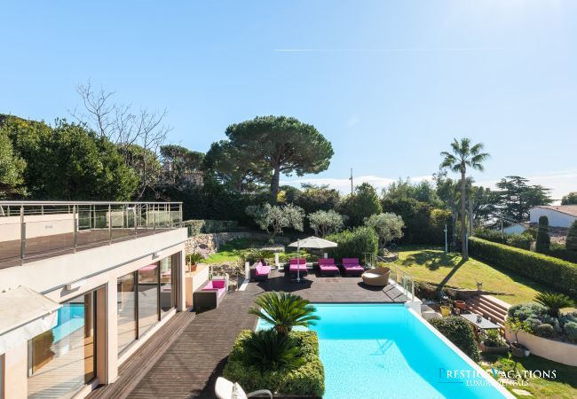 Villa in Cannes - 5 Seasons ****