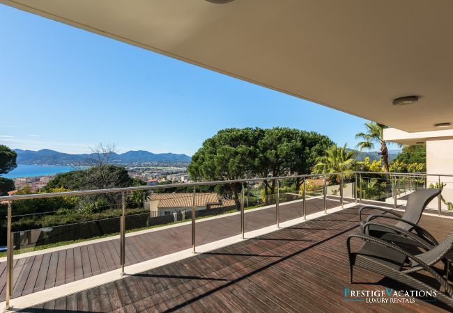 Villa in Cannes - 5 Seasons ****