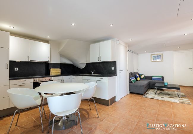 Villa in Cannes - 5 Seasons ****