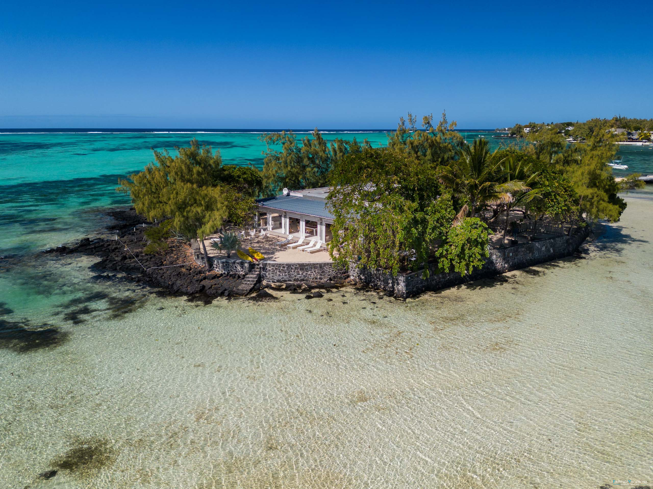 Villa/Dettached house in Roches Noires - Lilot
