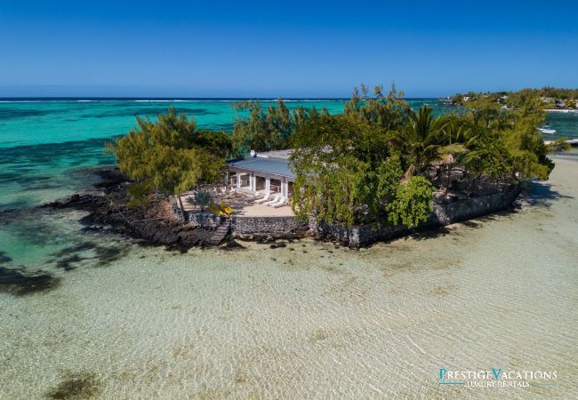 Villa in Roches Noires - Lilot