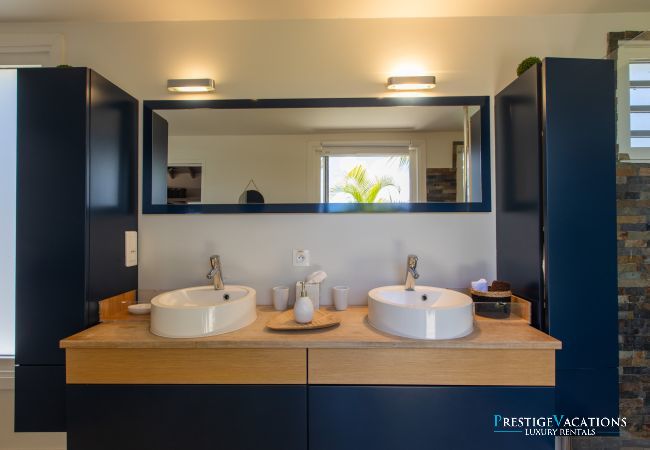 Villa in Terres Basses - Bahia Blue