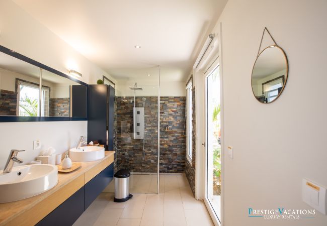 Villa in Terres Basses - Bahia Blue