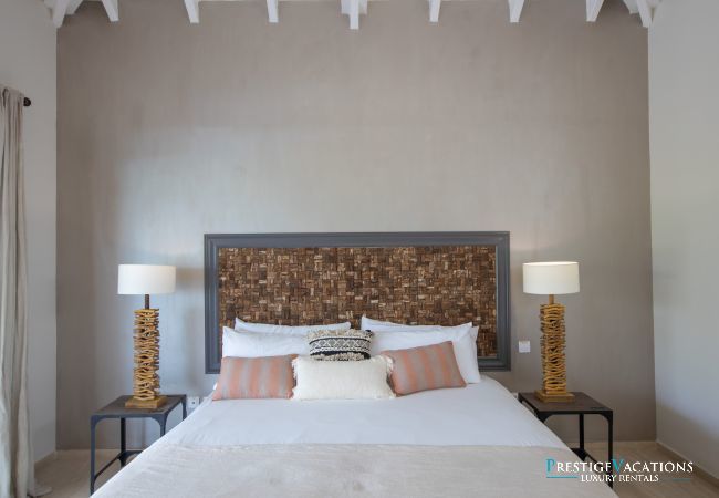 Villa in Terres Basses - Bahia Blue