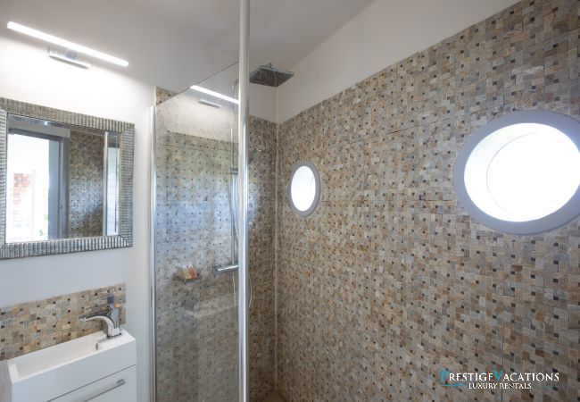 Villa in Terres Basses - Bahia Blue