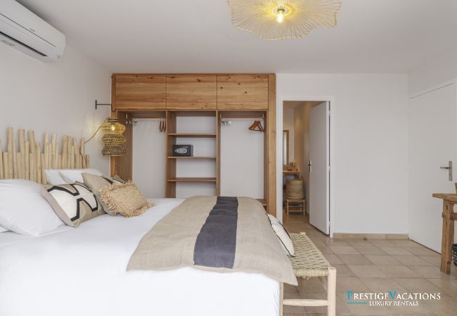 Villa in Happy Bay - Be Happy