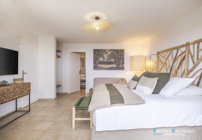 Villa in Happy Bay - Be Happy