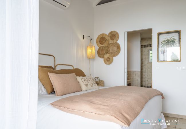 Villa in Happy Bay - Be Happy
