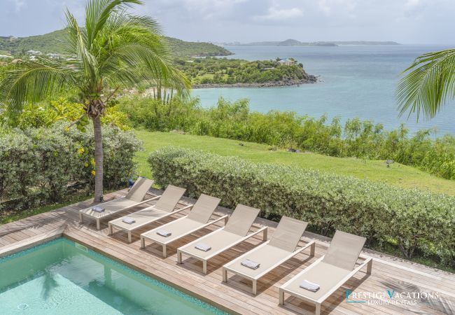 Villa in Happy Bay - Be Happy