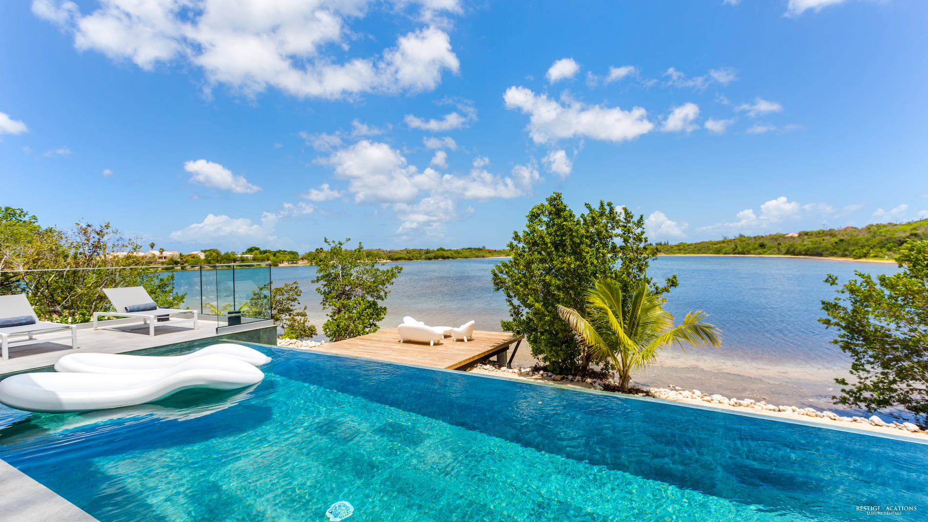 Villa/Dettached house in Terres Basses - Enjoy