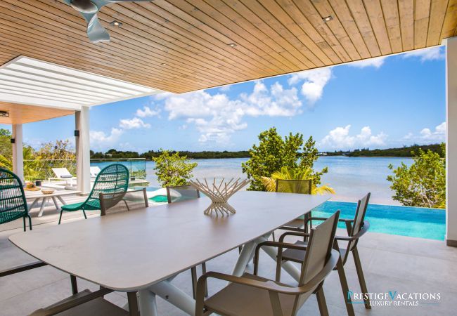Villa in Terres Basses - Enjoy