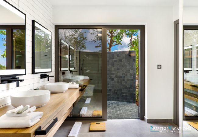 Villa in Terres Basses - Enjoy
