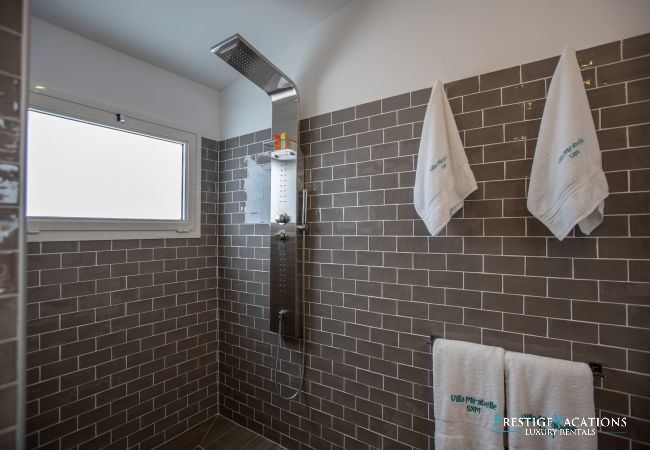 Villa in Terres Basses - Mirabelle SXM