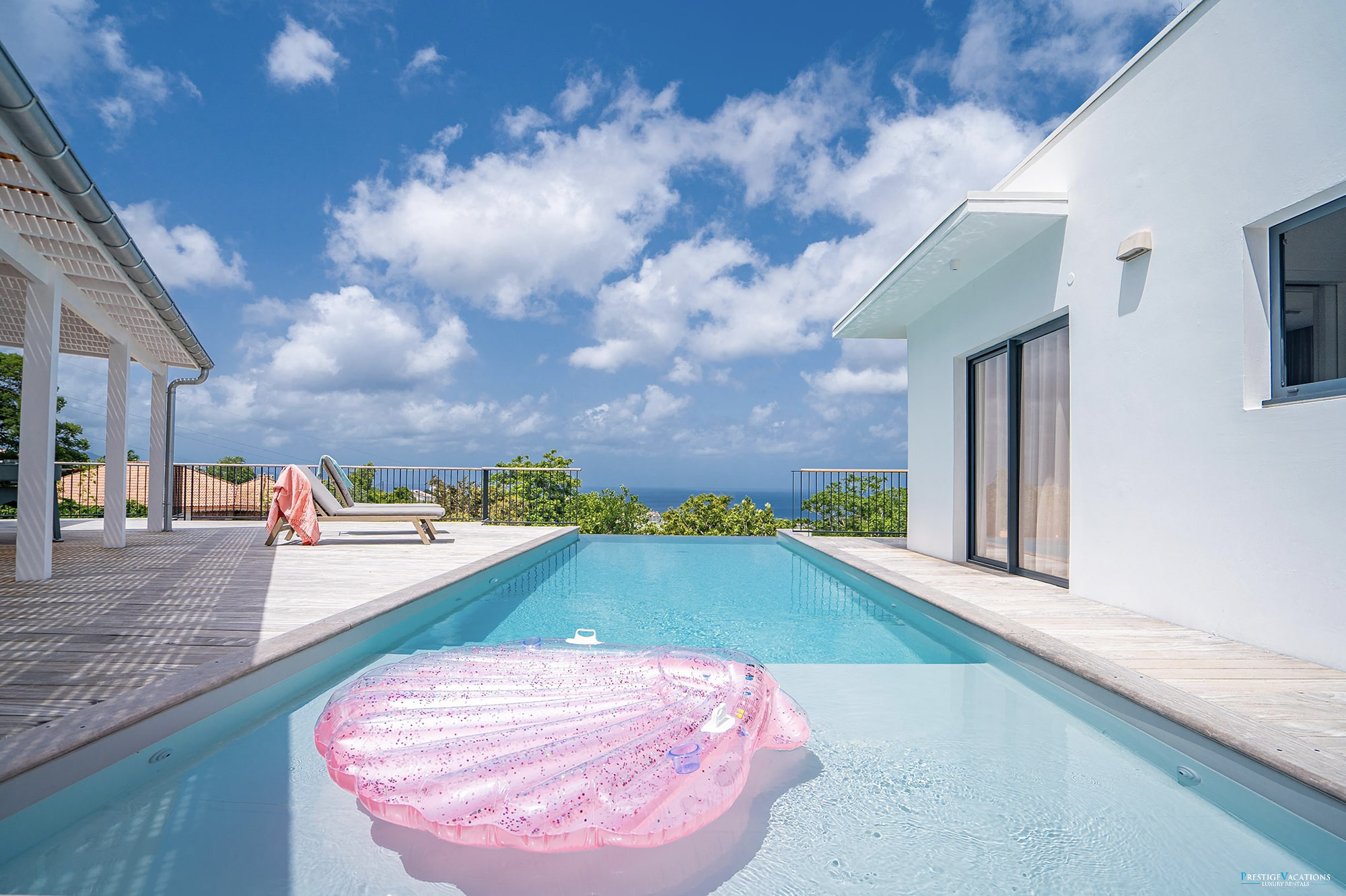 Villa/Dettached house in Schoelcher - Luzea *****