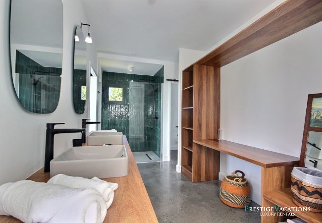 Villa in Schoelcher - Luzea *****