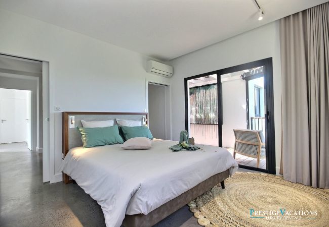 Villa in Schoelcher - Luzea *****