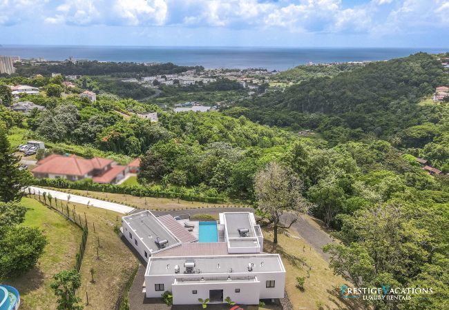 Villa in Schoelcher - Luzea *****