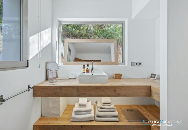 Villa in Ibiza / Eivissa - Sunset Paradise