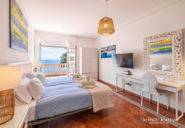 Villa in Badia Grand - Cabello Villa in Badia Grand - Cabello