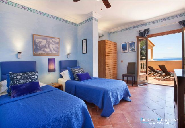 Villa in Badia Grand - Cabello Villa in Badia Grand - Cabello