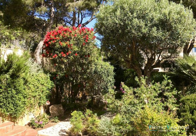 Villa in Badia Grand - Cabello Villa in Badia Grand - Cabello